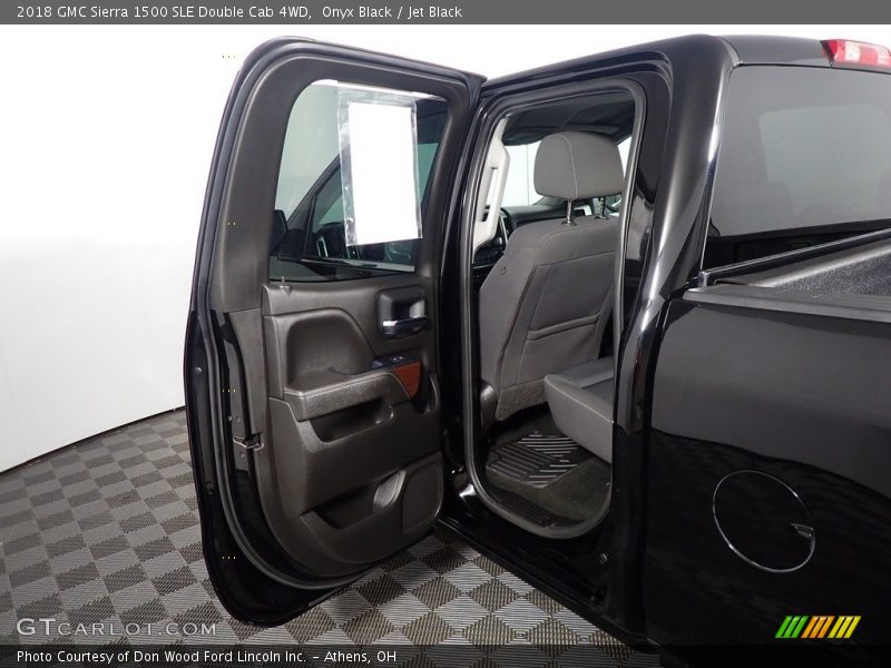 Onyx Black / Jet Black 2018 GMC Sierra 1500 SLE Double Cab 4WD