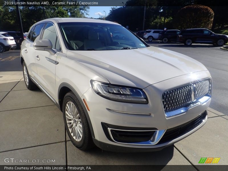 Front 3/4 View of 2019 Nautilus AWD