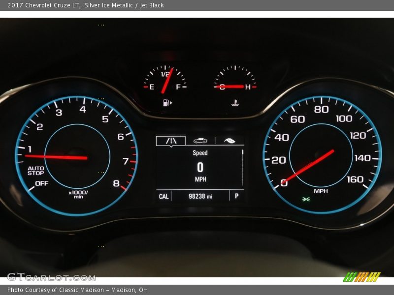 Silver Ice Metallic / Jet Black 2017 Chevrolet Cruze LT