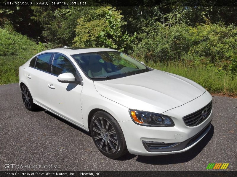 Front 3/4 View of 2017 S60 T6 AWD