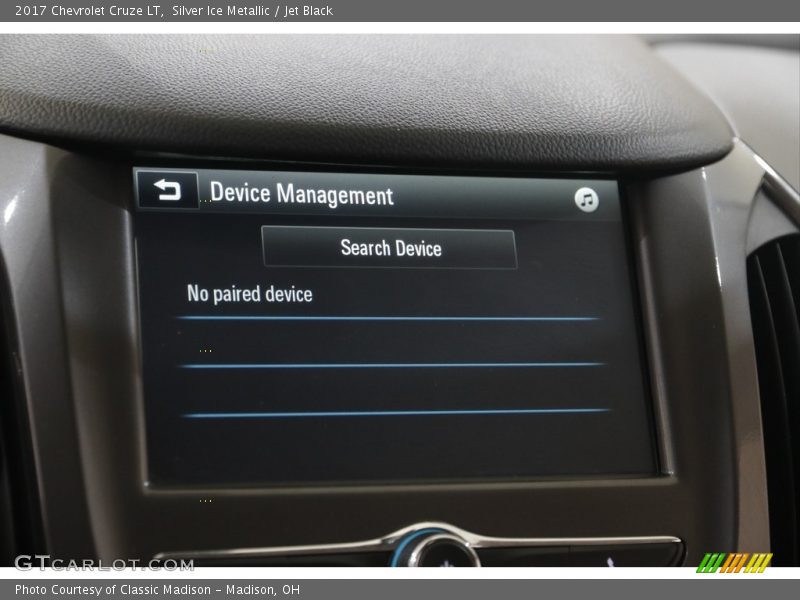 Silver Ice Metallic / Jet Black 2017 Chevrolet Cruze LT
