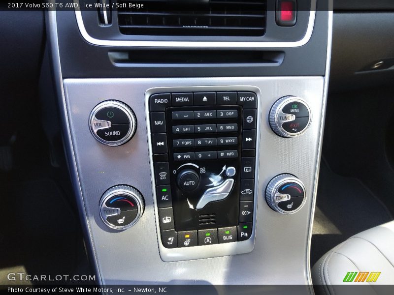 Controls of 2017 S60 T6 AWD