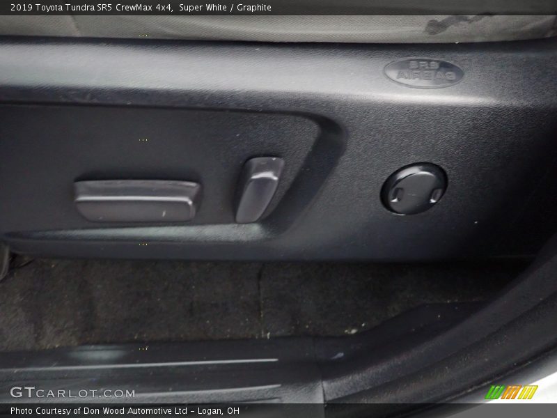 Super White / Graphite 2019 Toyota Tundra SR5 CrewMax 4x4