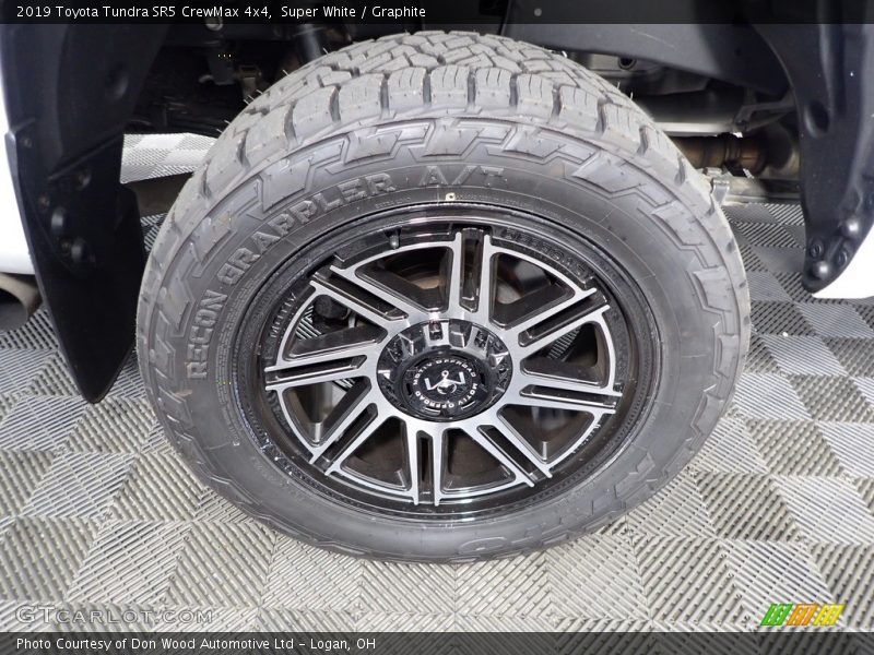 Super White / Graphite 2019 Toyota Tundra SR5 CrewMax 4x4