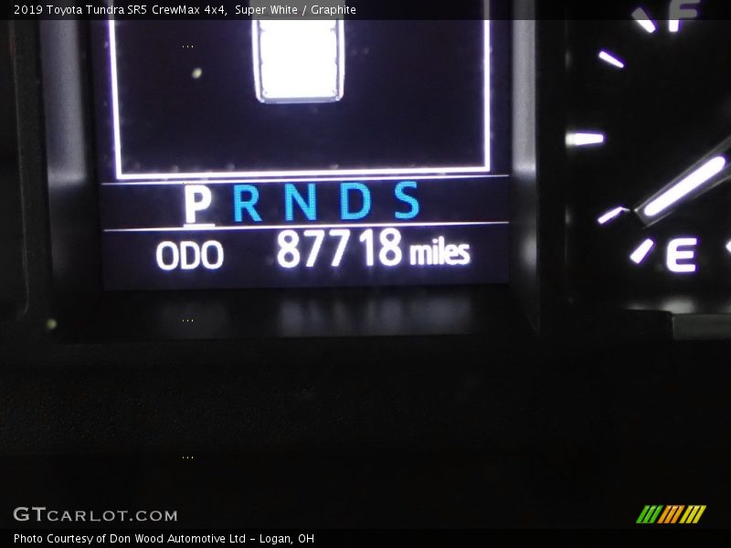 Super White / Graphite 2019 Toyota Tundra SR5 CrewMax 4x4