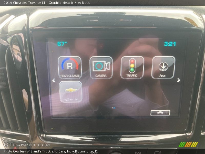 Graphite Metallic / Jet Black 2019 Chevrolet Traverse LT