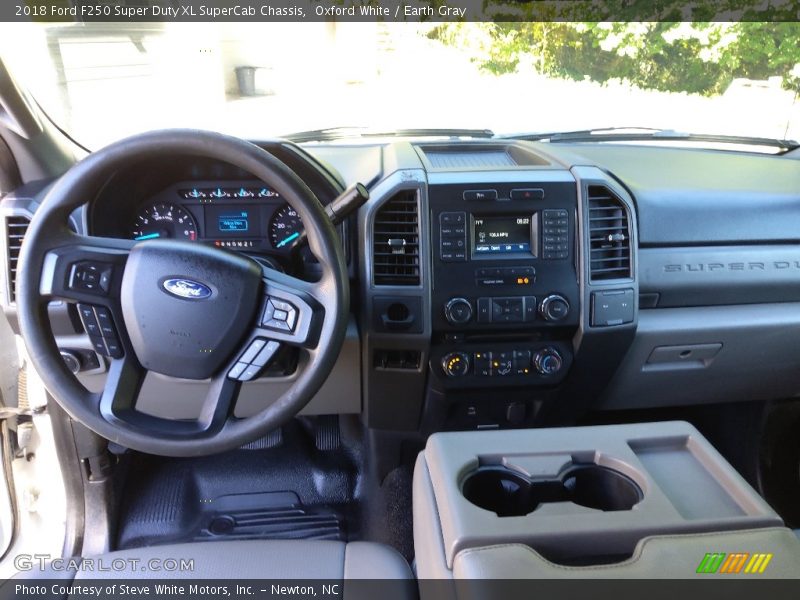 Oxford White / Earth Gray 2018 Ford F250 Super Duty XL SuperCab Chassis