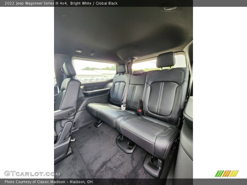 Bright White / Global Black 2022 Jeep Wagoneer Series III 4x4