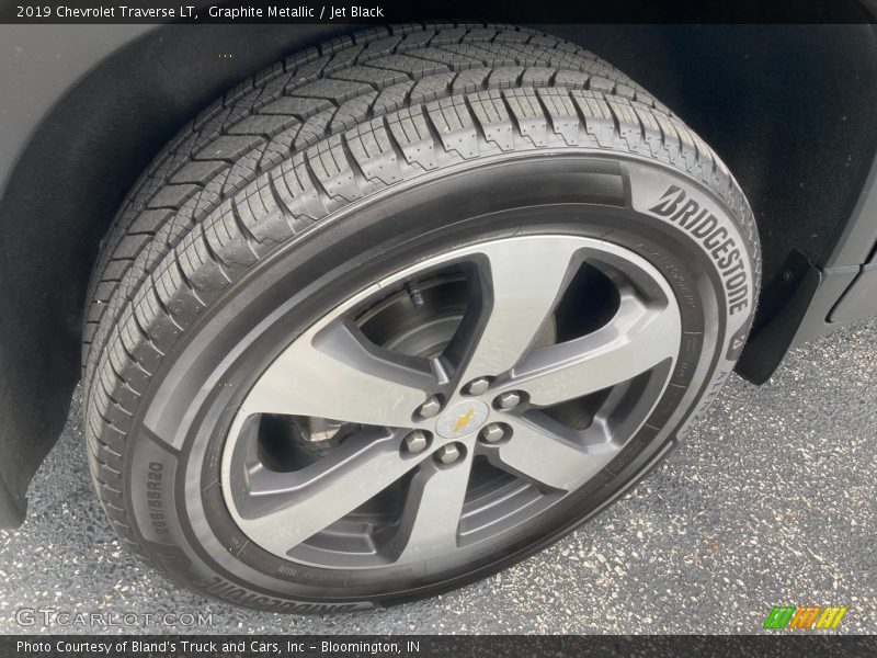Graphite Metallic / Jet Black 2019 Chevrolet Traverse LT