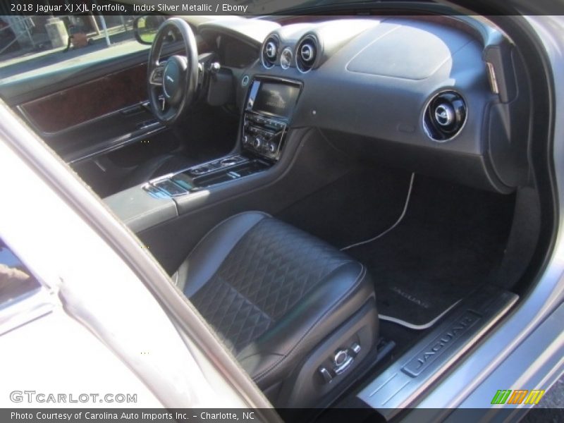 Indus Silver Metallic / Ebony 2018 Jaguar XJ XJL Portfolio