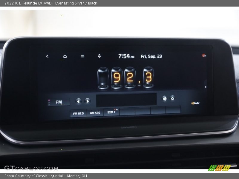 Everlasting Silver / Black 2022 Kia Telluride LX AWD