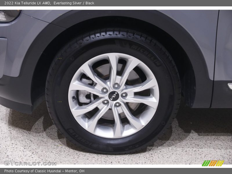 Everlasting Silver / Black 2022 Kia Telluride LX AWD