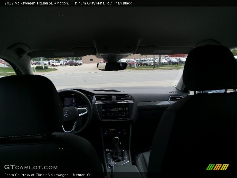 Platinum Gray Metallic / Titan Black 2022 Volkswagen Tiguan SE 4Motion