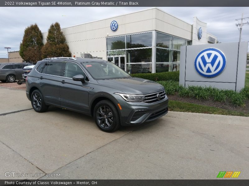 Platinum Gray Metallic / Titan Black 2022 Volkswagen Tiguan SE 4Motion