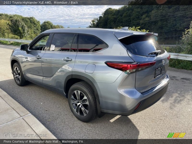 Moondust / Black 2022 Toyota Highlander XLE AWD