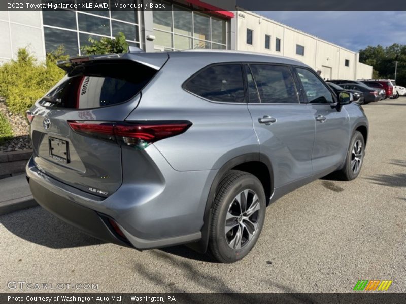 Moondust / Black 2022 Toyota Highlander XLE AWD