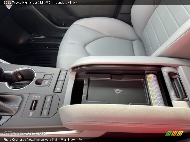 Moondust / Black 2022 Toyota Highlander XLE AWD