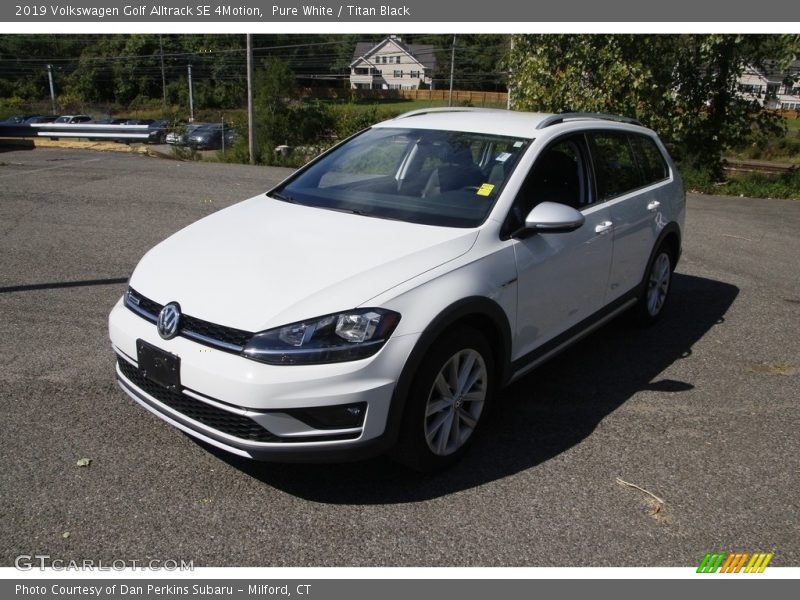 Pure White / Titan Black 2019 Volkswagen Golf Alltrack SE 4Motion