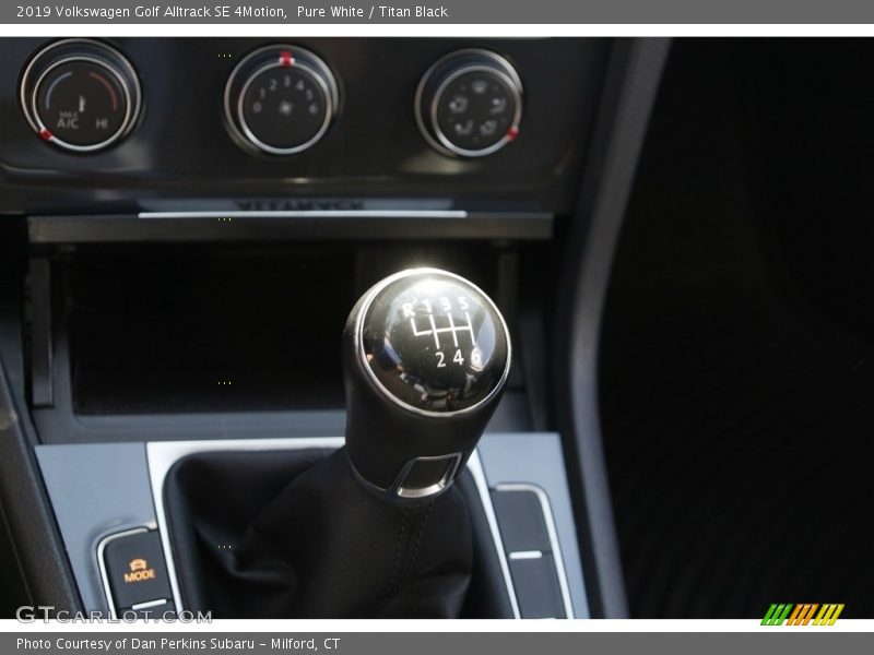 Pure White / Titan Black 2019 Volkswagen Golf Alltrack SE 4Motion
