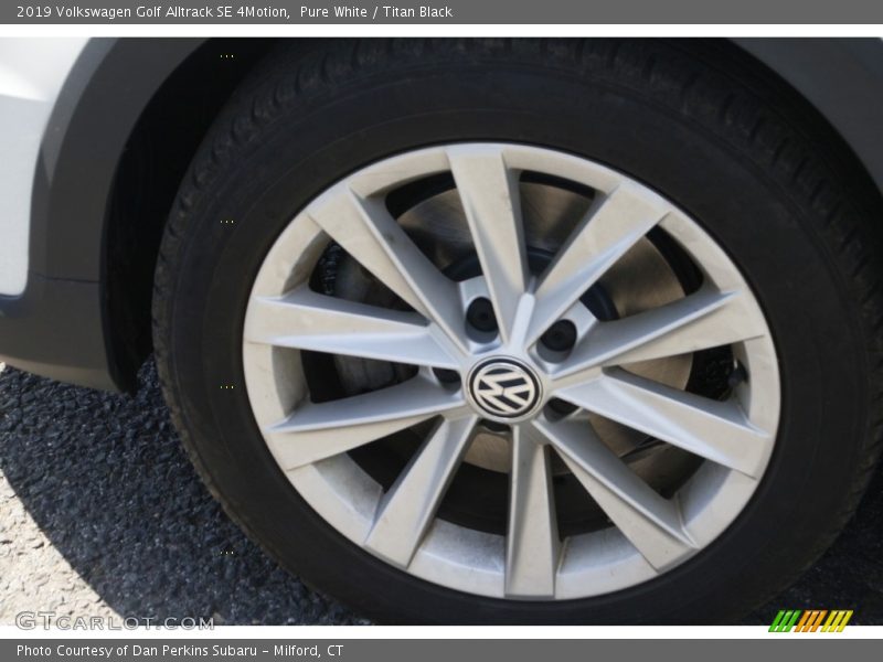 Pure White / Titan Black 2019 Volkswagen Golf Alltrack SE 4Motion