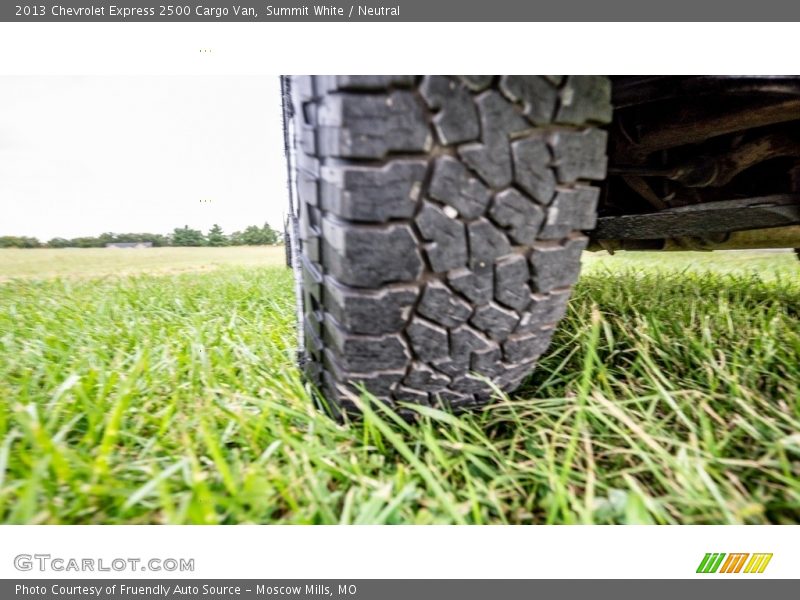Summit White / Neutral 2013 Chevrolet Express 2500 Cargo Van