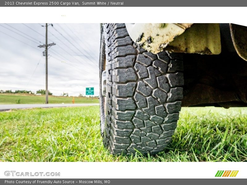 Summit White / Neutral 2013 Chevrolet Express 2500 Cargo Van