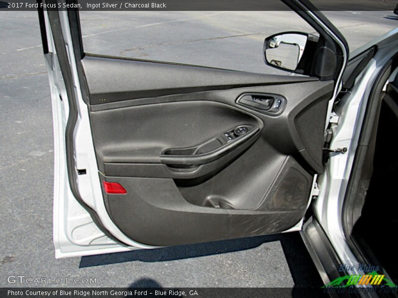 Ingot Silver / Charcoal Black 2017 Ford Focus S Sedan