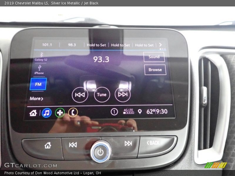 Silver Ice Metallic / Jet Black 2019 Chevrolet Malibu LS