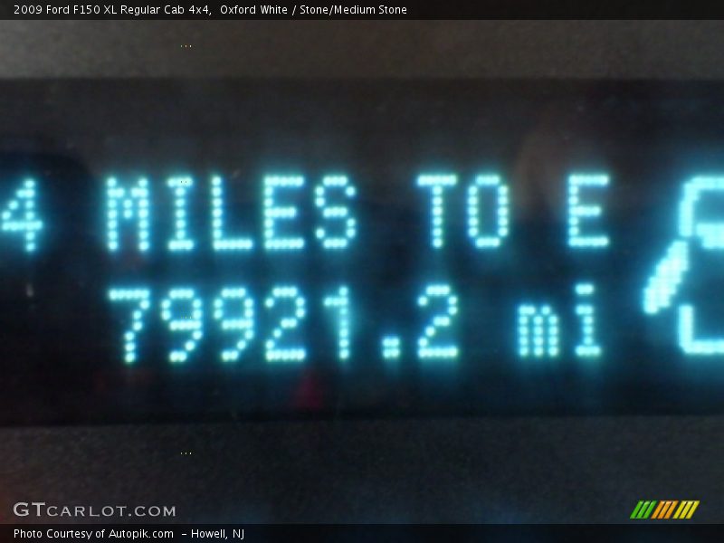 Oxford White / Stone/Medium Stone 2009 Ford F150 XL Regular Cab 4x4
