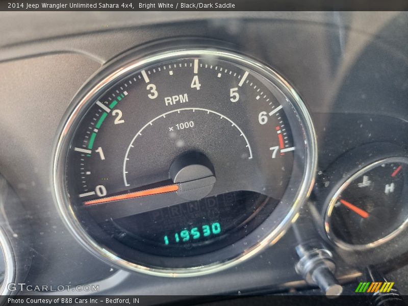 Bright White / Black/Dark Saddle 2014 Jeep Wrangler Unlimited Sahara 4x4