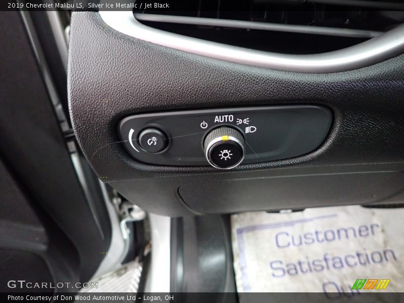 Silver Ice Metallic / Jet Black 2019 Chevrolet Malibu LS
