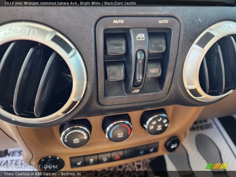 Bright White / Black/Dark Saddle 2014 Jeep Wrangler Unlimited Sahara 4x4