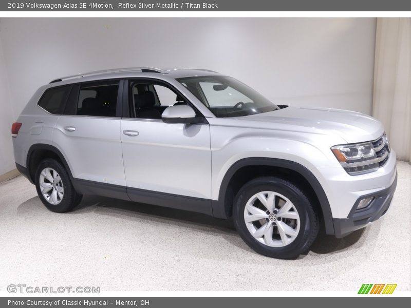 Reflex Silver Metallic / Titan Black 2019 Volkswagen Atlas SE 4Motion