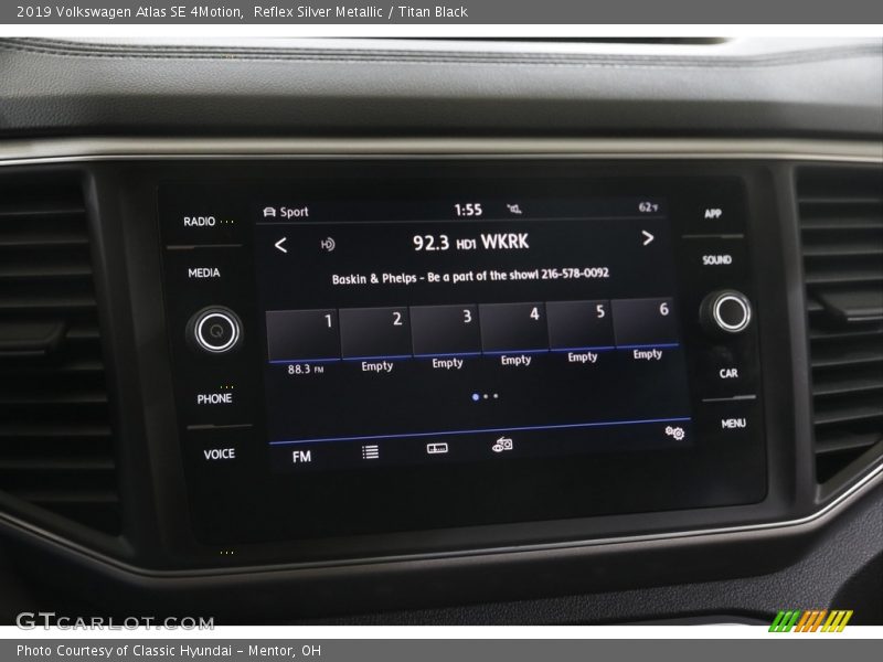 Reflex Silver Metallic / Titan Black 2019 Volkswagen Atlas SE 4Motion