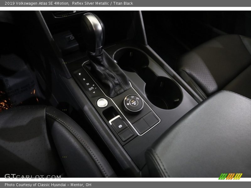 Reflex Silver Metallic / Titan Black 2019 Volkswagen Atlas SE 4Motion