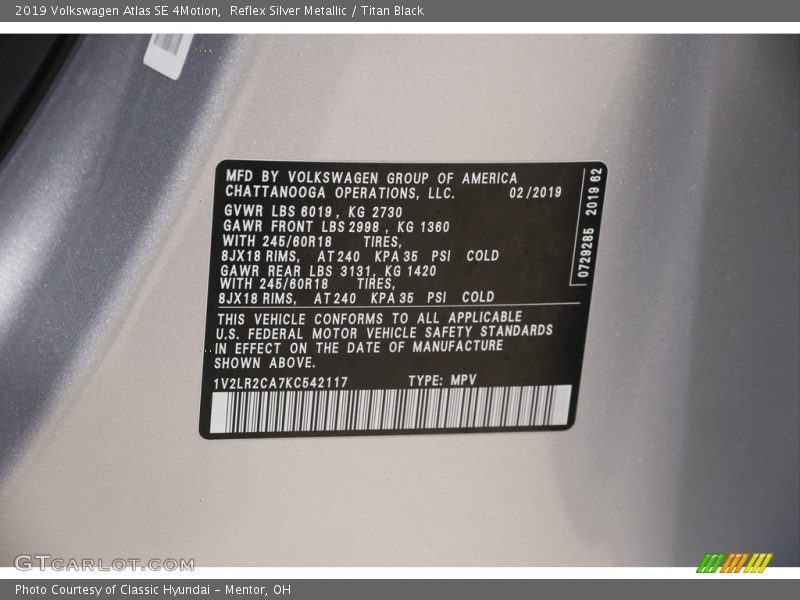 Reflex Silver Metallic / Titan Black 2019 Volkswagen Atlas SE 4Motion