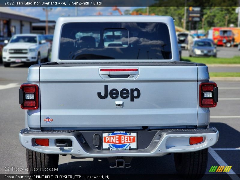 Silver Zynith / Black 2022 Jeep Gladiator Overland 4x4