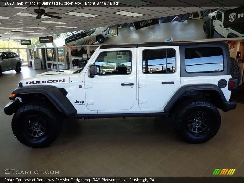 Bright White / Black 2023 Jeep Wrangler Unlimited Rubicon 4x4
