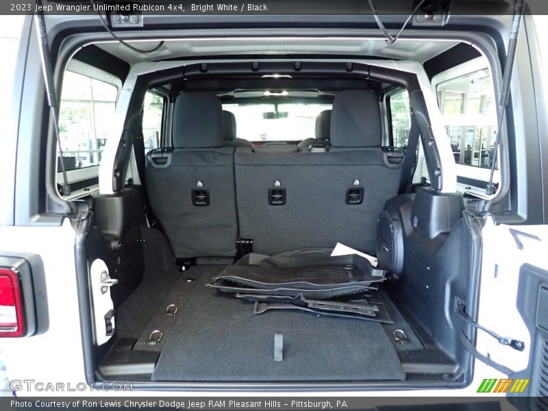 Bright White / Black 2023 Jeep Wrangler Unlimited Rubicon 4x4