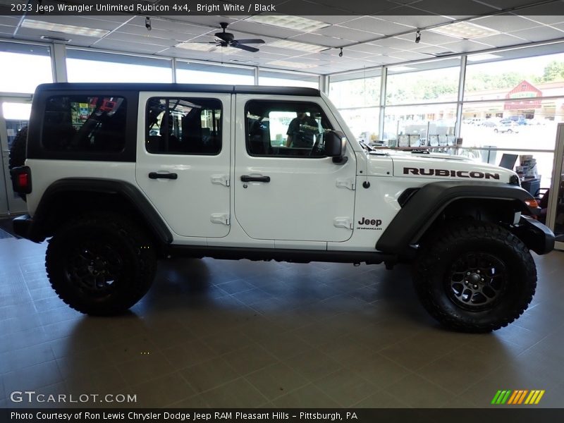 Bright White / Black 2023 Jeep Wrangler Unlimited Rubicon 4x4