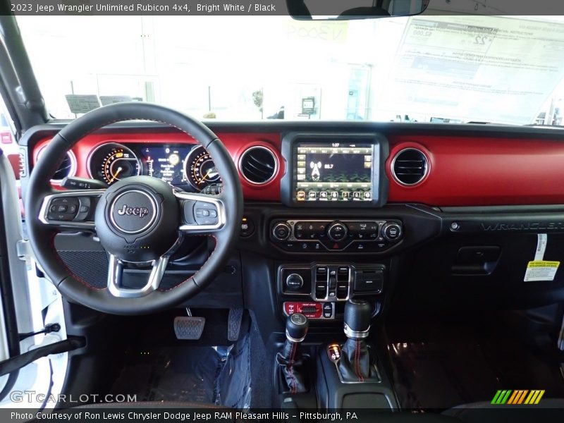 Bright White / Black 2023 Jeep Wrangler Unlimited Rubicon 4x4