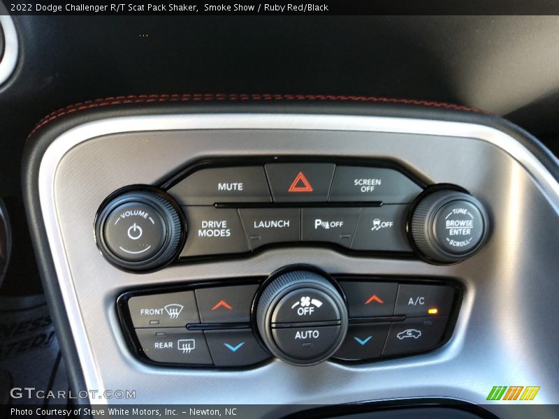 Controls of 2022 Challenger R/T Scat Pack Shaker