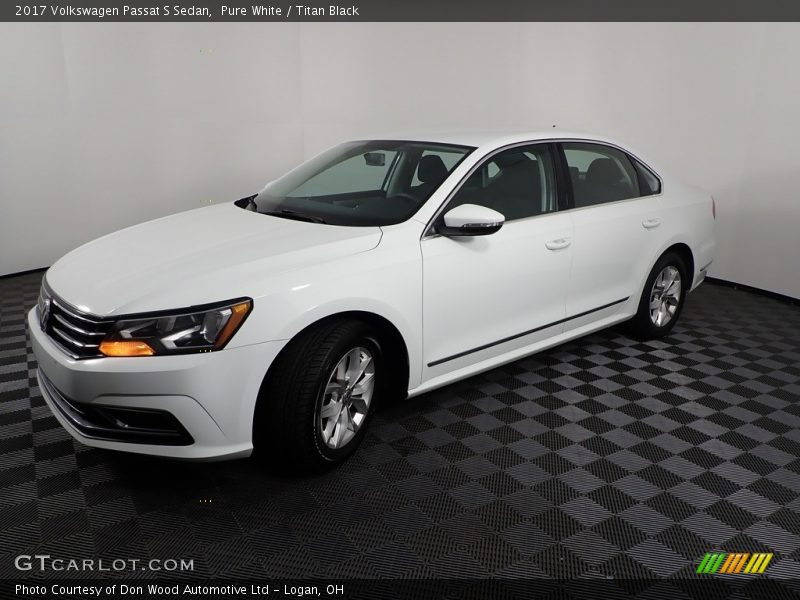 Pure White / Titan Black 2017 Volkswagen Passat S Sedan