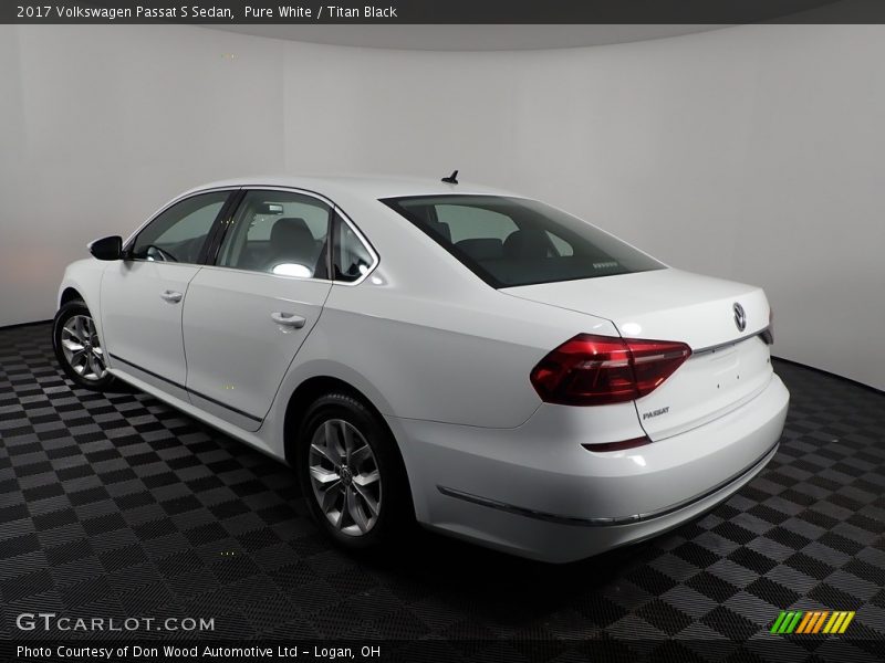 Pure White / Titan Black 2017 Volkswagen Passat S Sedan