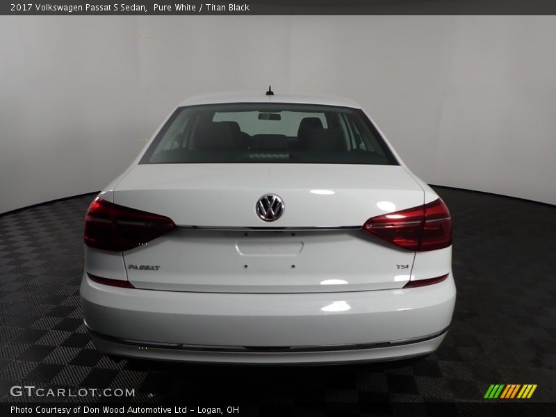 Pure White / Titan Black 2017 Volkswagen Passat S Sedan