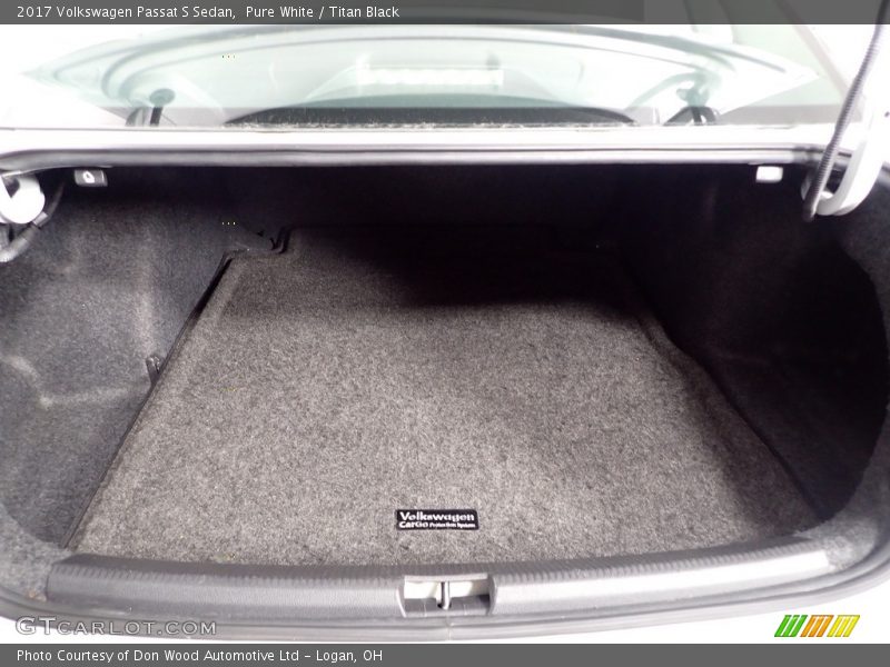 Pure White / Titan Black 2017 Volkswagen Passat S Sedan