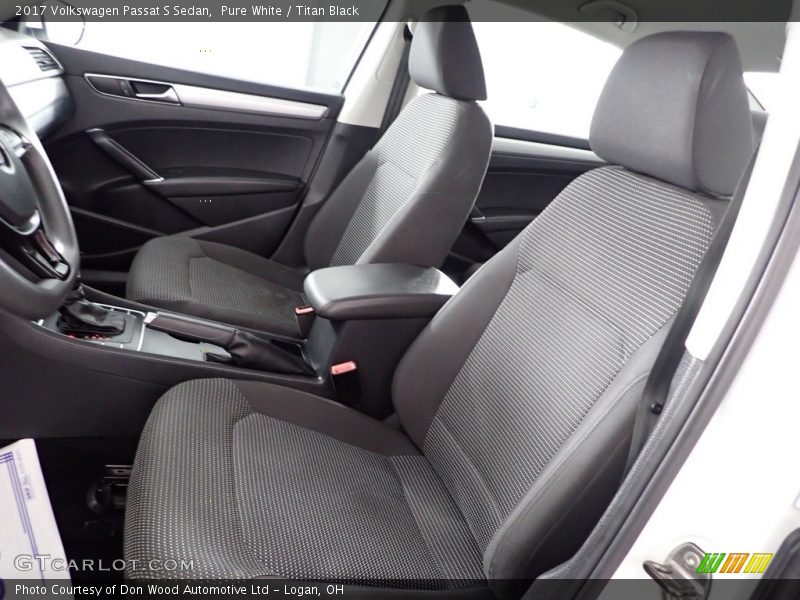 Pure White / Titan Black 2017 Volkswagen Passat S Sedan