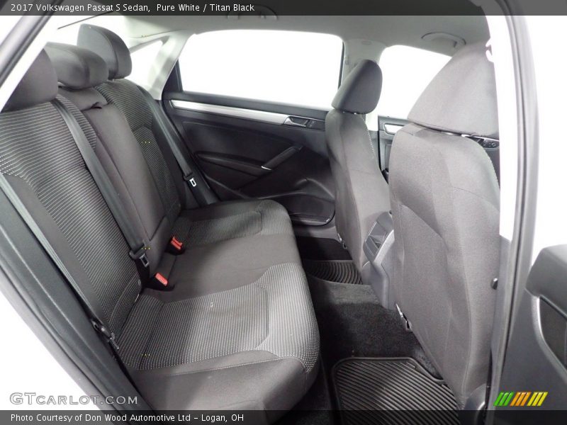 Pure White / Titan Black 2017 Volkswagen Passat S Sedan
