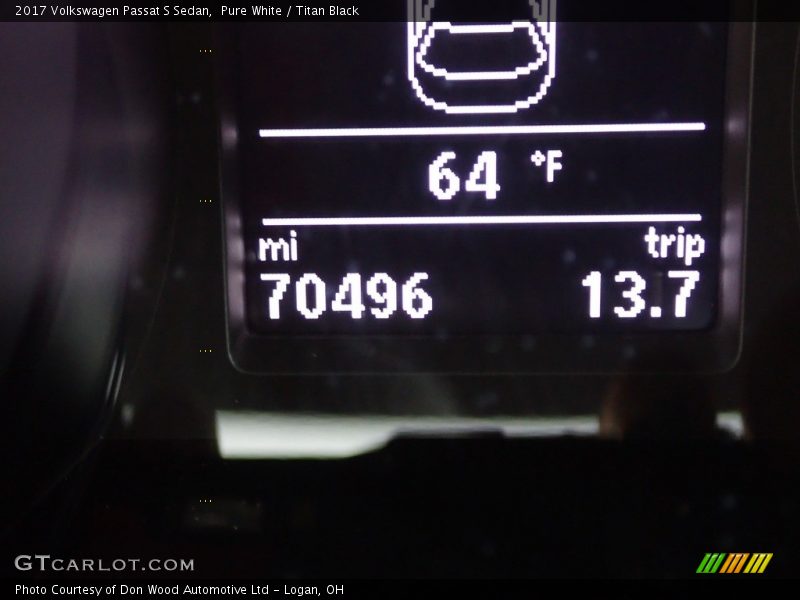 Pure White / Titan Black 2017 Volkswagen Passat S Sedan
