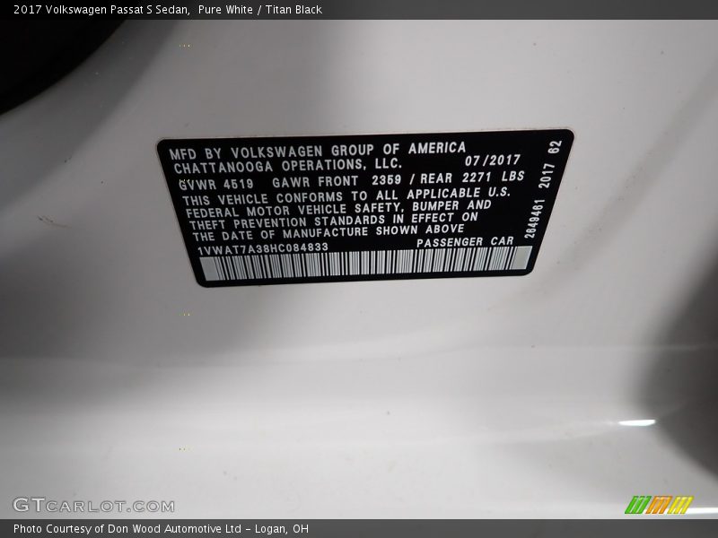 Pure White / Titan Black 2017 Volkswagen Passat S Sedan